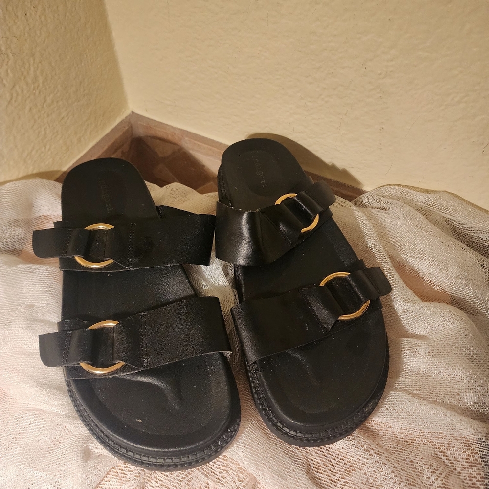 Indigo Rd. Nikki Big Buckle Sandals